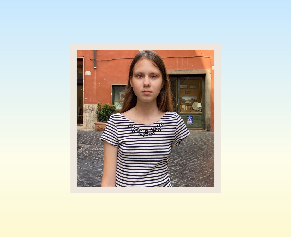 Helping an injured girl from Ukraine